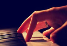 雷火电竞官网-马来西亚羽毛球队精彩逆转!谌龙爆发神勇助力逆袭日本