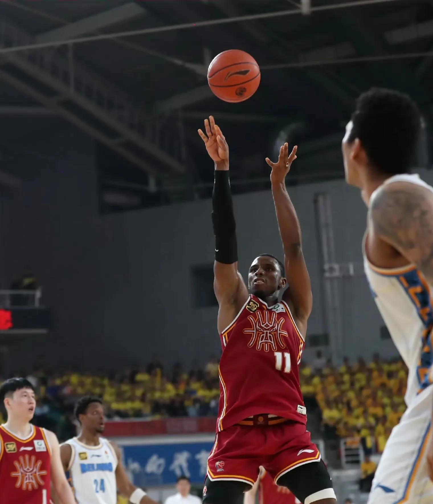 球队进攻欠缺效率,主场遭遇连败的简单介绍 球队进攻欠缺效率,主场遭遇连败的简单介绍