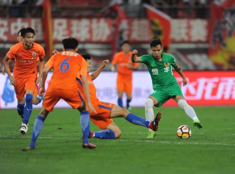 恒大不敌鲁能,领跑位置岌岌可危 恒大不敌鲁能,领跑位置岌岌可危