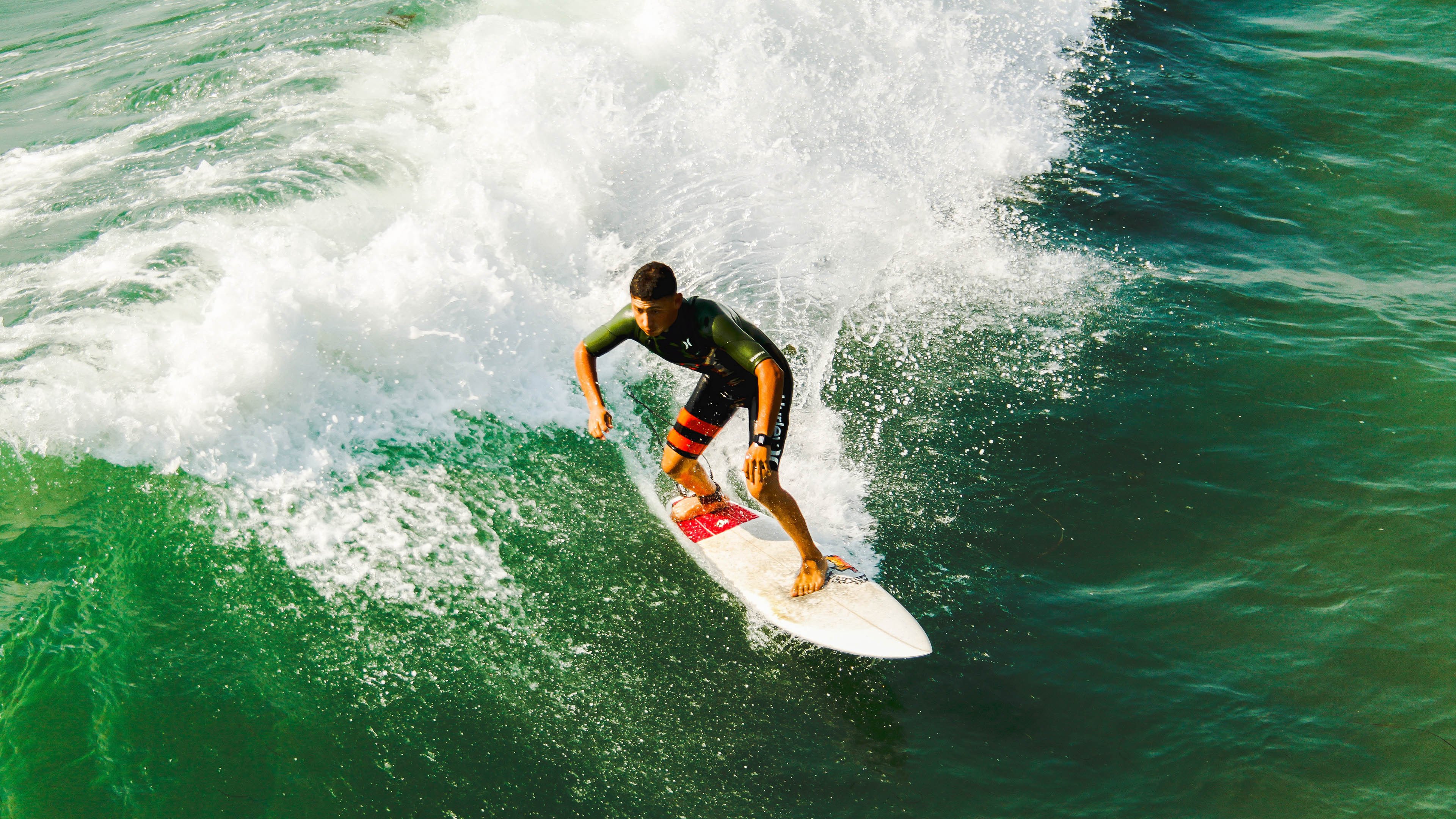 布克冠军级表现引爆冷门之夜，上海队掀翻山西诠释篮球魅力