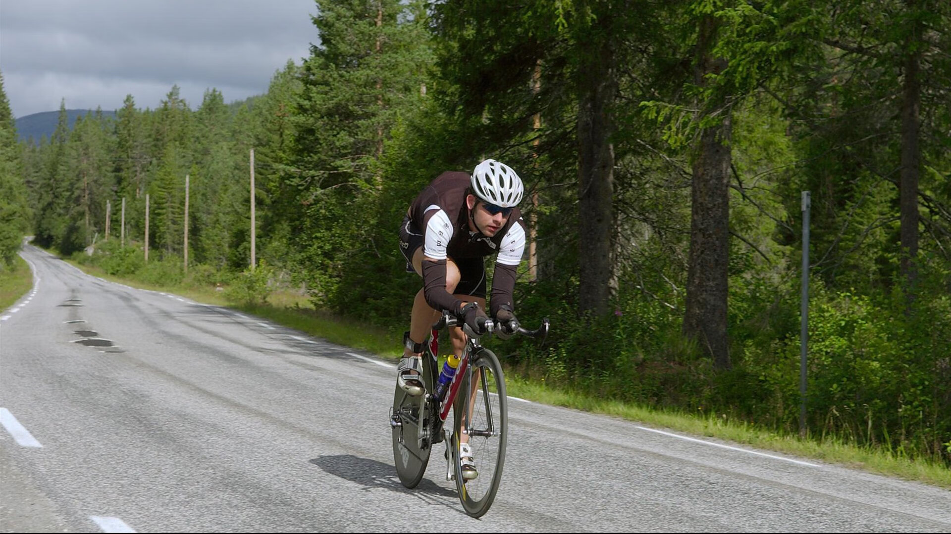 多特蒙德对阵牙买加，拉什福德表现堪称教科书，展现现代边锋的完美范本